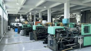 Plastic hanger manufacturing facility and injection molding machinery