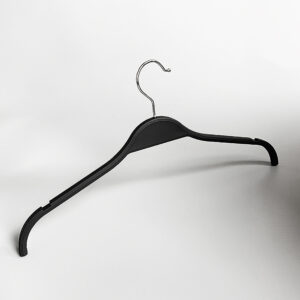 S318 black rubber coated notched garment hanger