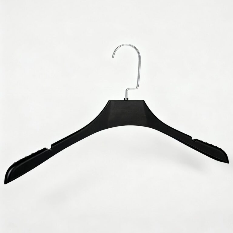 S708 black slim rubber coated garment hanger